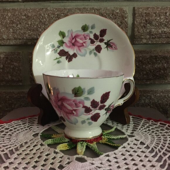 Royal Vale Ridgway Pottery England White Porcelain Rose Teacup & Saucer - Picture 2 of 16